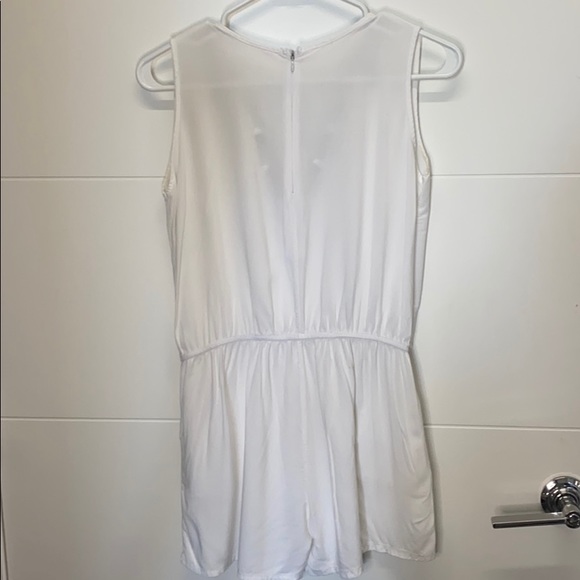 Summer Mini Romper with V neck Ethnic Embroidery - Picture 4 of 4